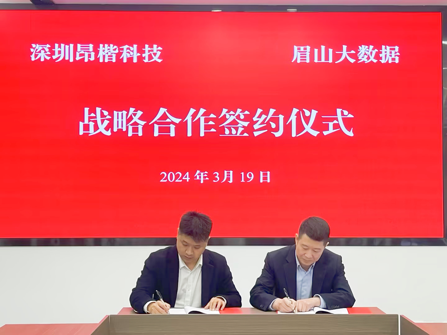 8b3ee8b6dfbc6e5afe1976c16e4e74cb.jpg 8b3ee8b6dfbc6e5afe1976c16e4e74cb.jpg